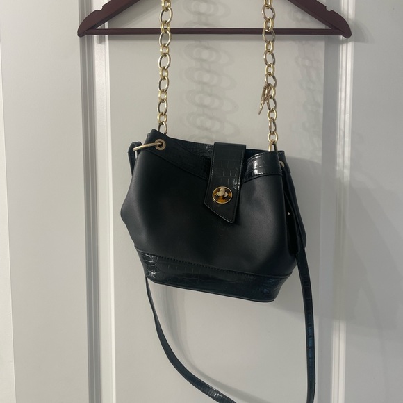 Topshop Black Crossbody Bag with Gold Chain - Picture 5 of 8